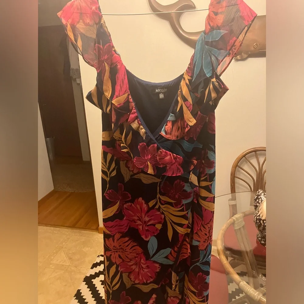 $118 Kensie Tropical Print Shimmery Ruffle Chiffon midi dress, floral. Size 10. - Picture 6 of 16